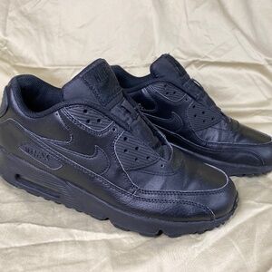 Black Nike air max